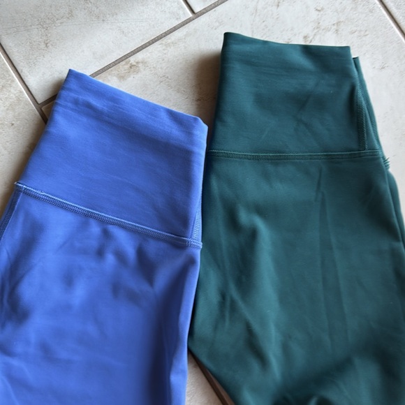 lululemon athletica Periwinkle blue and Teal green midrise Leggings - size 2 EUC - Picture 2 of 4